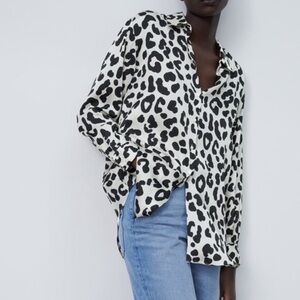 ZARA BLACK WHITE ANIMAL PATTERN LONG SLEEVE BLOUSE WOMENS SZ MEDIUM